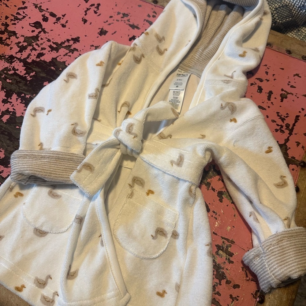 LOT of 2 bath cover ups MODERN MOMENTS CARTERS sz 0-18 mo Gender Neutral - NEW - Picture 8 of 8